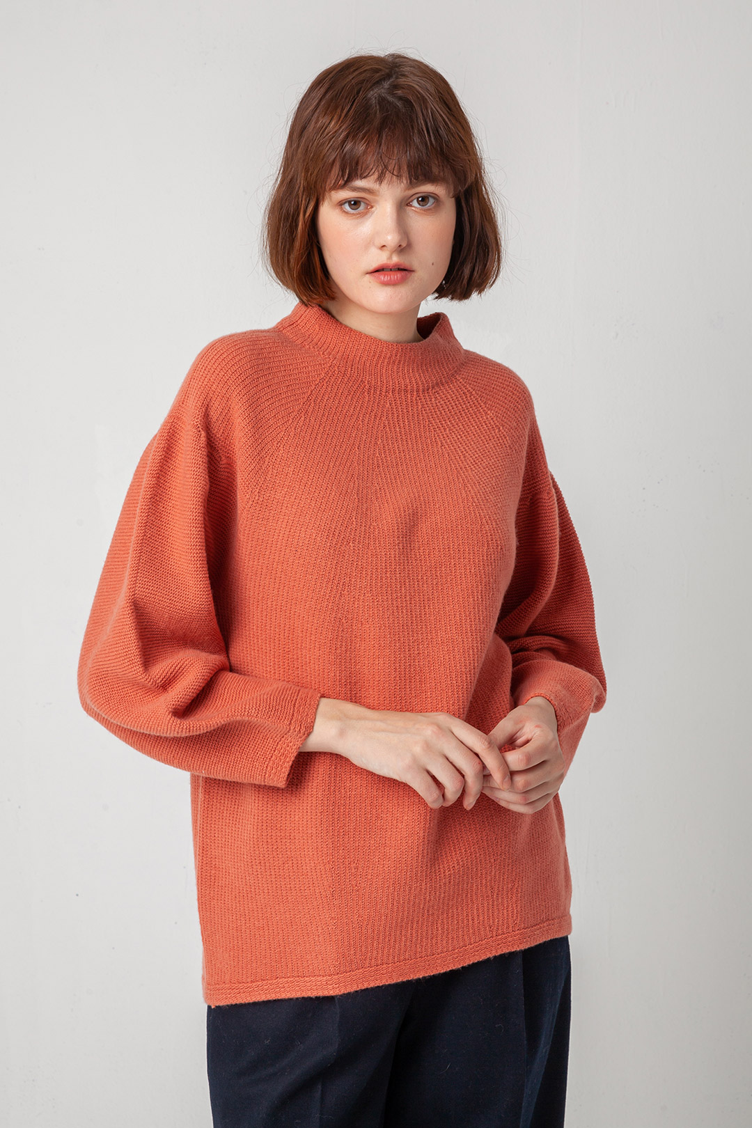 홀가먼트 Back slit knit_orange